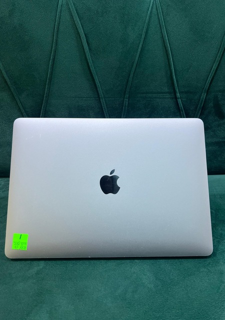 MacBook Pro 2017 13 inch Core i7  